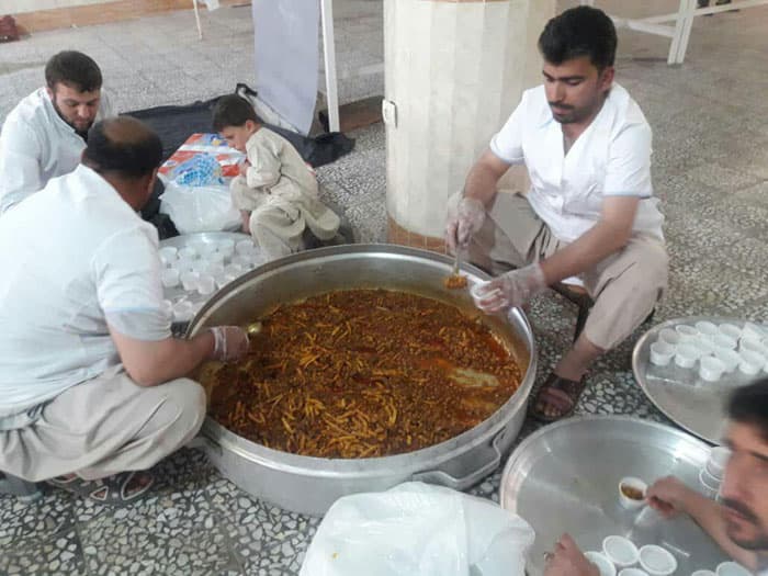 Verteilung des Iftar-Essens